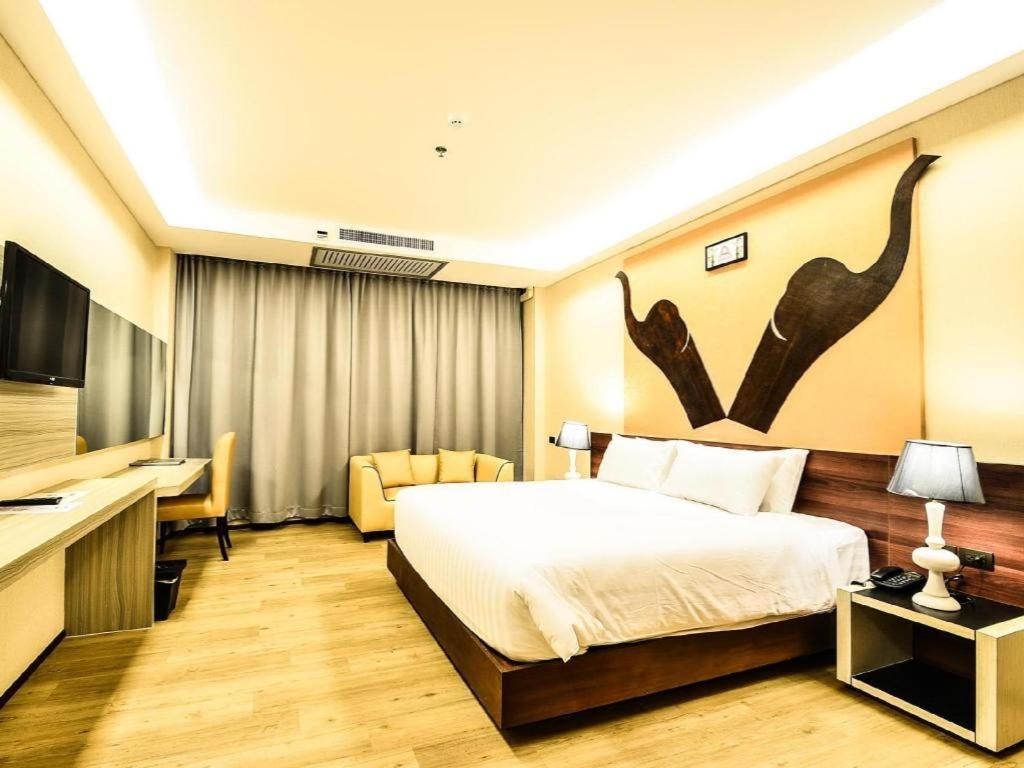 Alvarez Hotel Buri Ram Zewnętrze zdjęcie