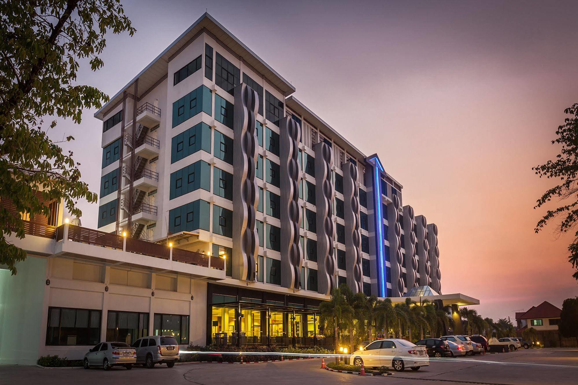 Alvarez Hotel Buri Ram Zewnętrze zdjęcie